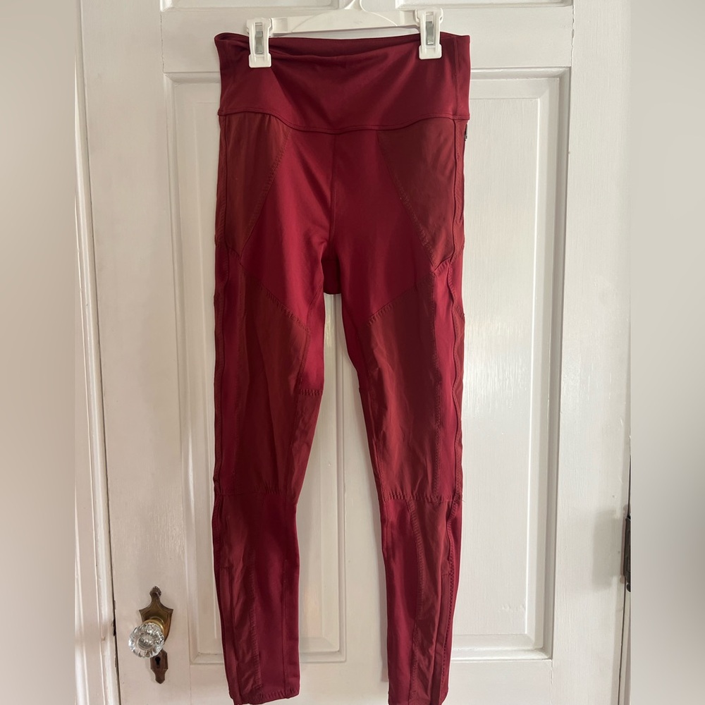 Free People Movement Medium maroon mesh zipper leg leggings